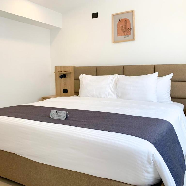 Hotel Poblado Boutique - Deluxe Room - 5