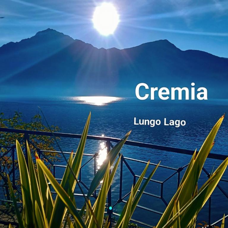 Lake Como PORTO VECCHIO - Charming Lakefront Apartment in the Heart of Domaso - Appartamento con 1 Camera da Letto - 75