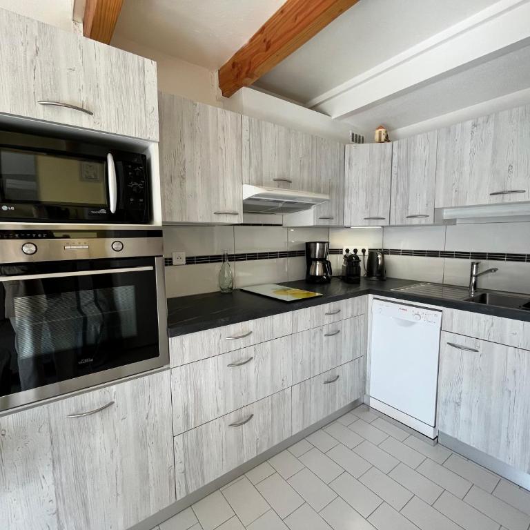Maison de vacances climatisé que sejour, résidence securisee MAS DE LA PLAGE, terrasse Sud, 5 couchages -250M DE LA PLAGE -PORTIRAGNES PLAGE LRMP27 - Maison de Vacances - 5