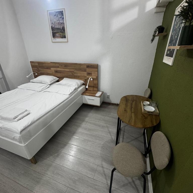 Old Town Trotters Heritage Apartments - Deluxe Double or Twin Room - 11