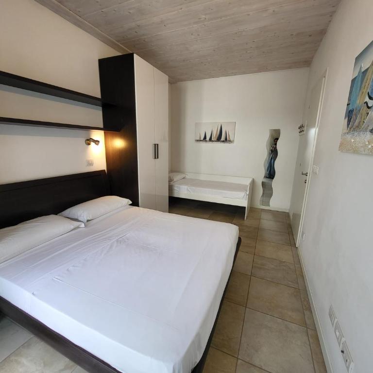 Residence Mediterranee Family Apartments - Appartamento con 2 Camere da Letto - 2