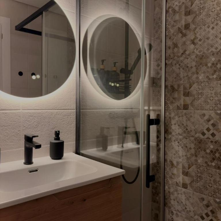 Serenity Oasis Apartment - Two-Bedroom Apartment - 12