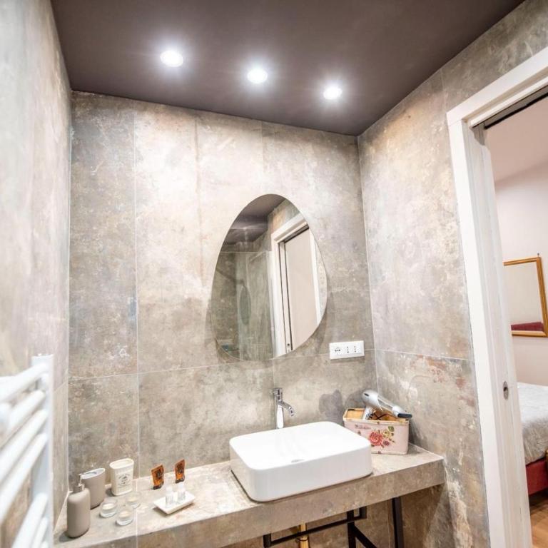 Assarotti Luxury Suite - Camera Deluxe - 3