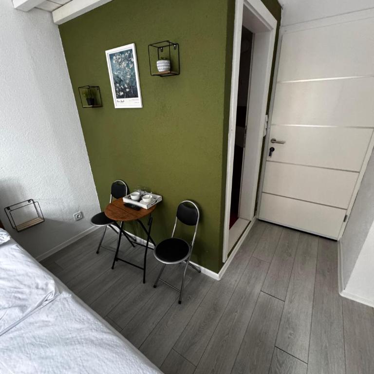 Old Town Trotters Heritage Apartments - Budget Double Room - 9