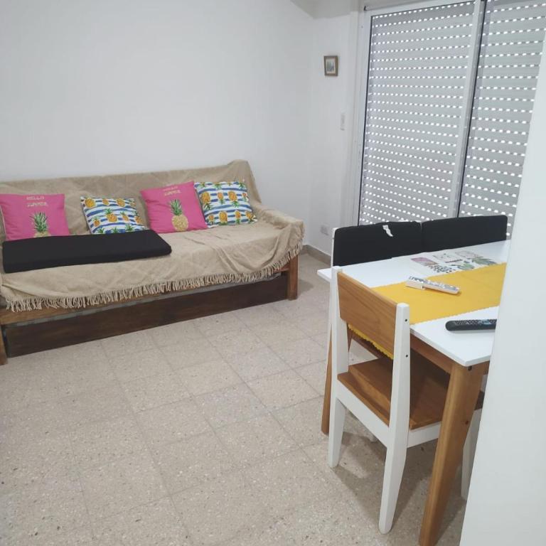 Alsina 2300 Depto 2 ambientes con terraza propia - One-Bedroom Apartment - 12