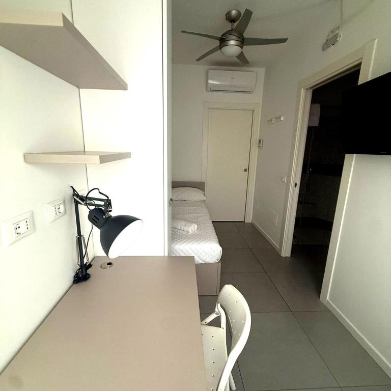 B&B Elisa - Single Room with Private Bathroom - 5