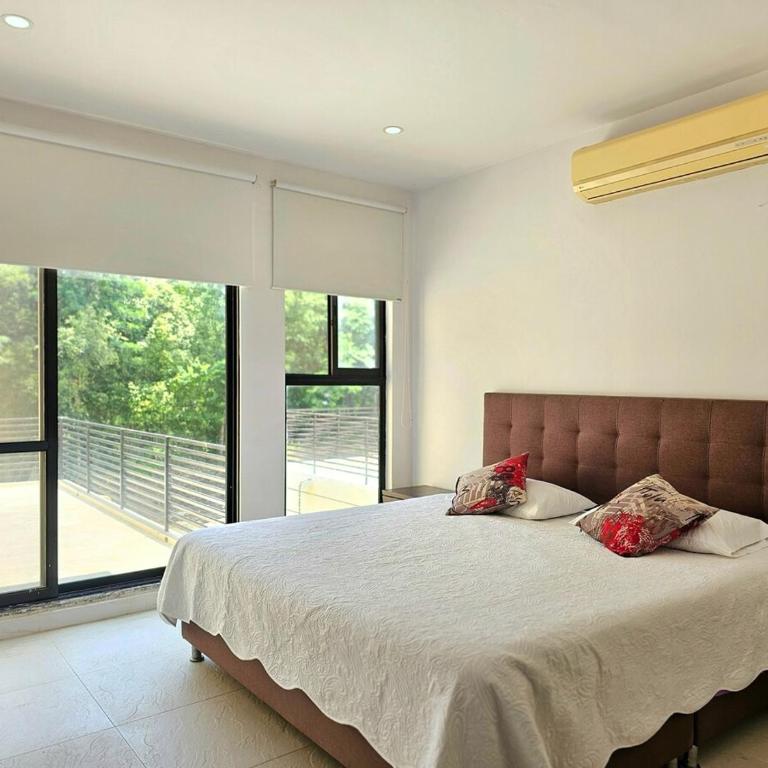Casa con piscina privada en Lagos del Peñon - Casa de 4 dormitorios - 6