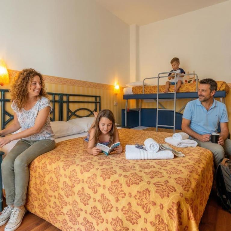 Hotel Consul - Family Hotel - Quadruple Room - 11
