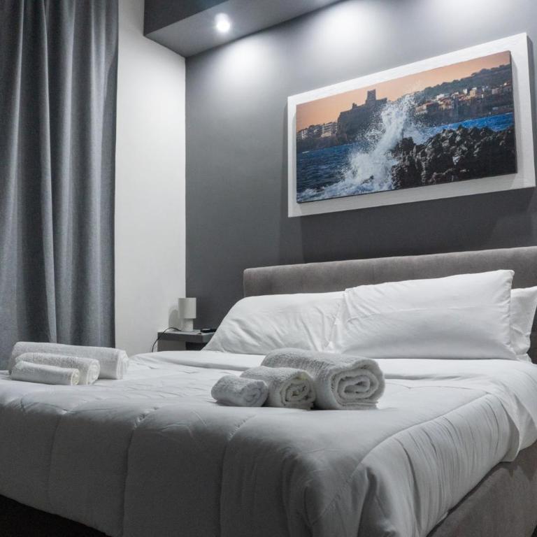 Europa INN - Deluxe Double Room with Shower - 1
