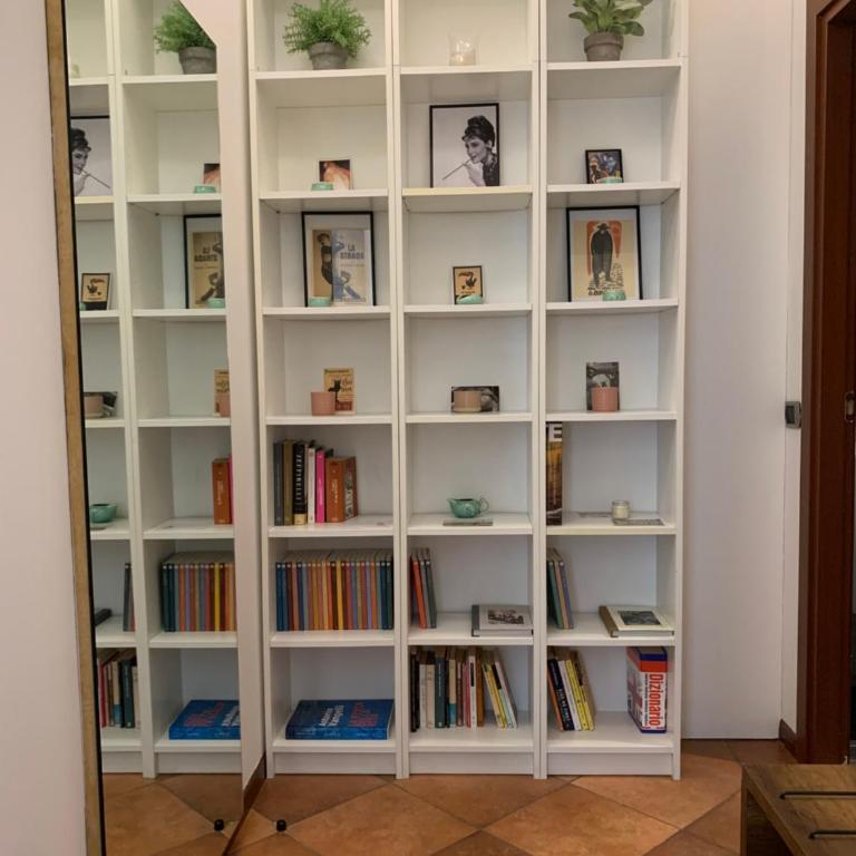 La Villa Como - Double Room with Private Bathroom - 14
