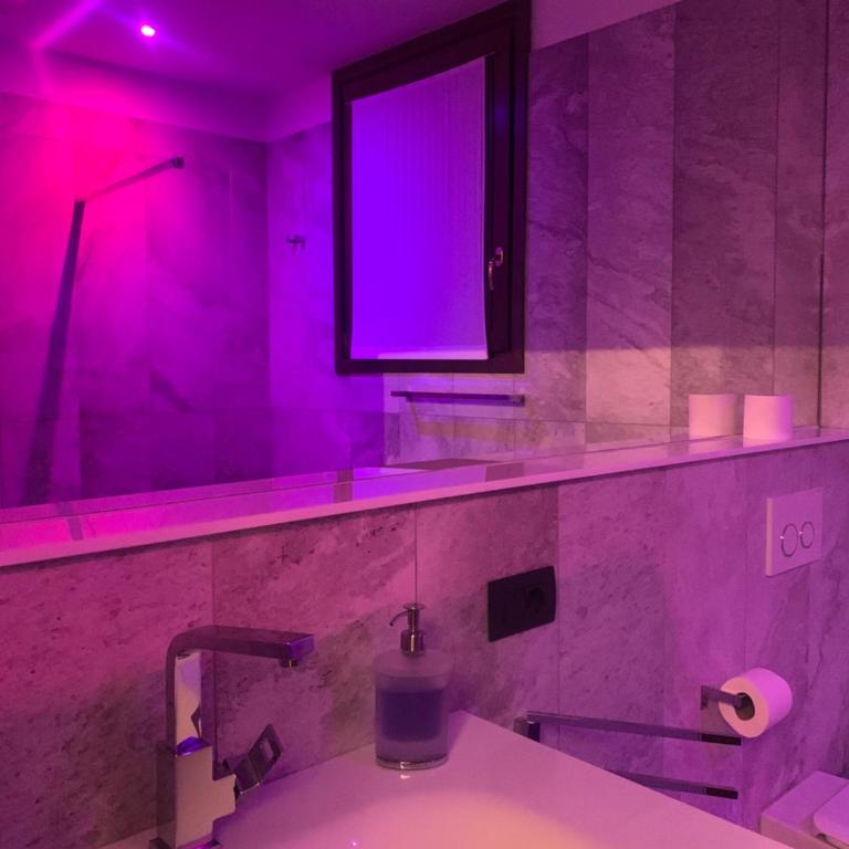 La Villa Como - Double Room with Private Bathroom - 18