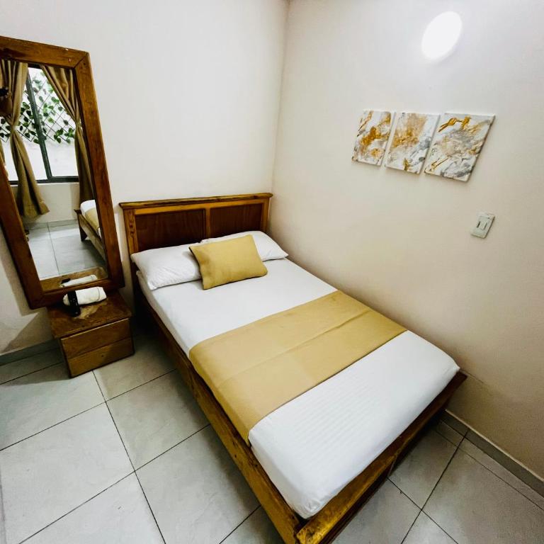 Hotel El Progreso - Económico, Central y Familiar en Armenia - Habitación Individual - 11