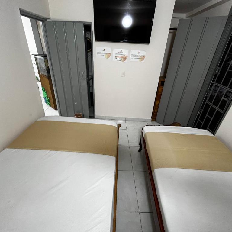 Hotel El Progreso - Económico, Central y Familiar en Armenia - Habitación Doble - 2 camas - 11