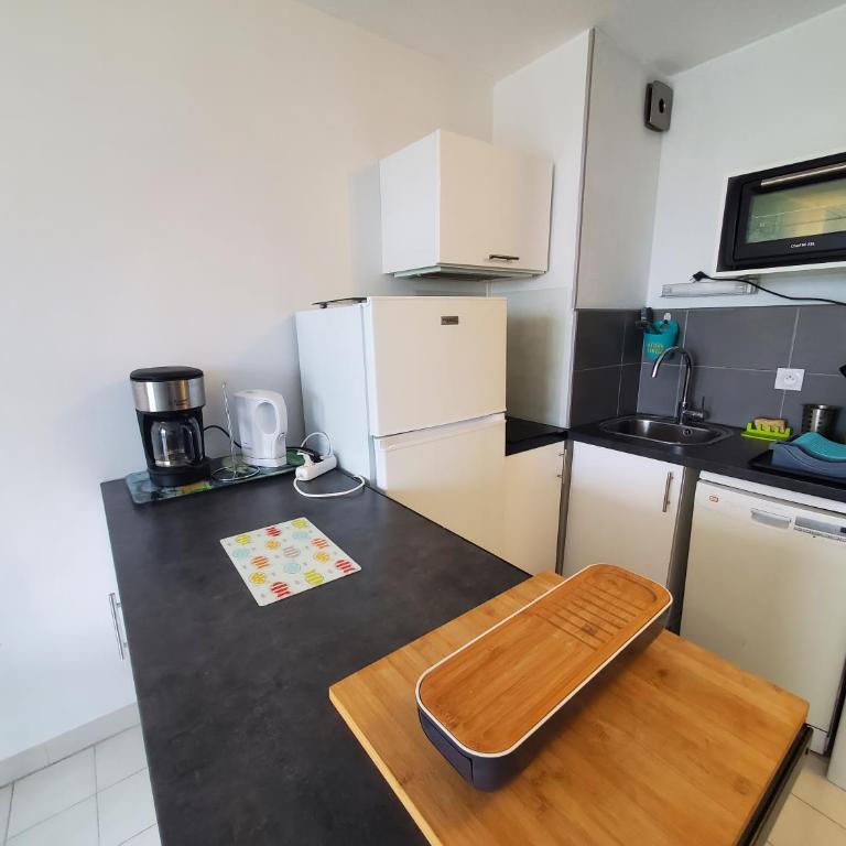 Vittoria Immobilier 3 - REGLEMENT SUR PLACE - chèques vacances acceptés - One-Bedroom Apartment with View - 5
