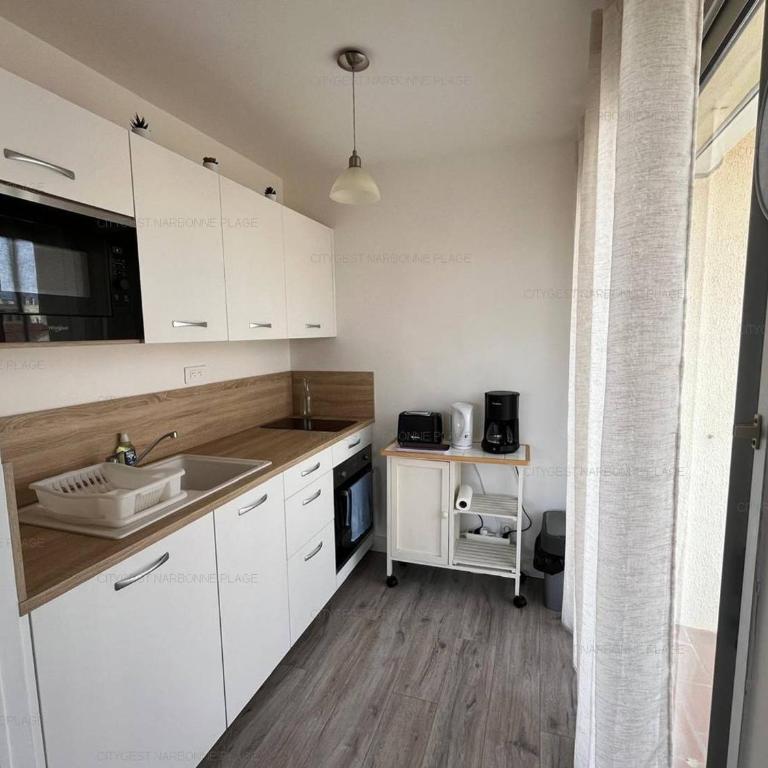 Appartement 2 étoiles à 50m de la plage avec balcon et parking privé - FR-1-619-143 - Apartment - 12
