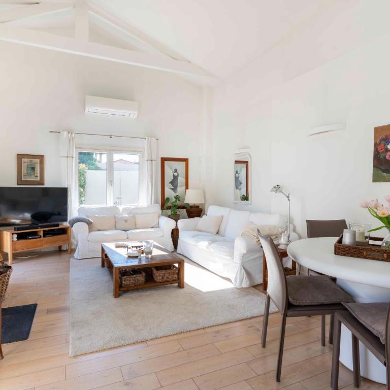 Le Cabanon Cap d Antibes 80 m de la plage - Villa 2 Chambres - 24
