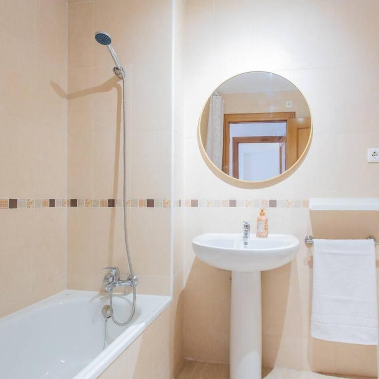 Gran piso nuevo, junto al puerto de Cartagena. - Apartamento - 35