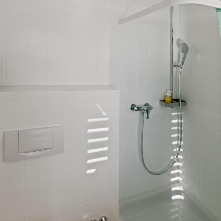 Studio cosy à 5 min à pied des bains avec parking - Apartment mit 1 Schlafzimmer - 18