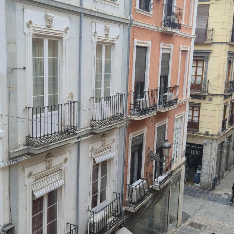 Mesones Granada Centro - Three-Bedroom Apartment - 12