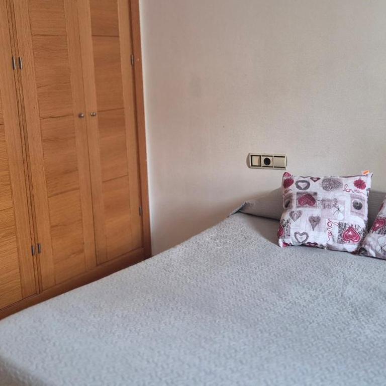 Mesones Granada Centro - Three-Bedroom Apartment - 15