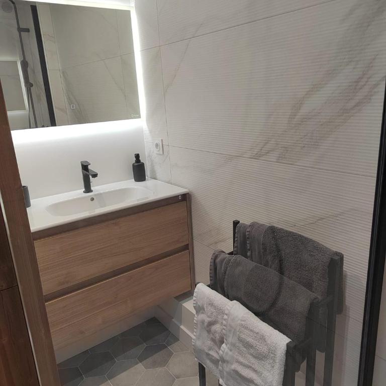 La Chamoisiere Montgenevre - Appartement avec Vue sur la Montagne - 5