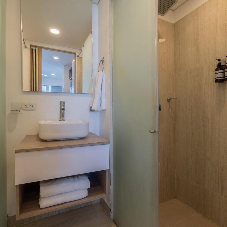 Suite Amanecer Hermoso Vista al Lago-Crespo CB736 - Studio with Balcony - 19