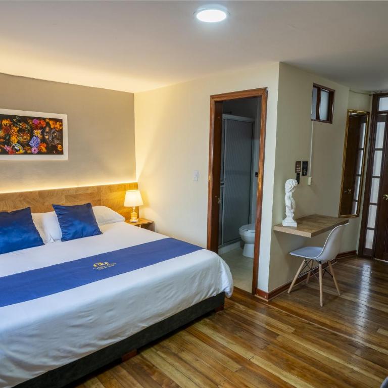 Hotel Catedral Boutique Loft - King Suite with Balcony - 5