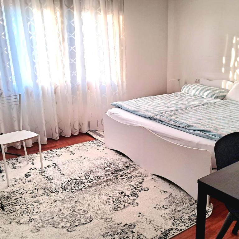 Tolle Economy Stay - Camera Matrimoniale/Doppia con Letti Singoli con Bagno in Comune - 2