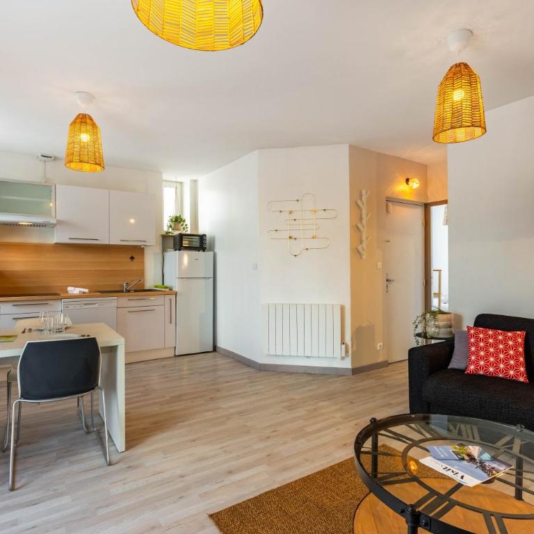 L'agréable de Pierre - 900 m de la gare - Two-Bedroom Apartment - 16