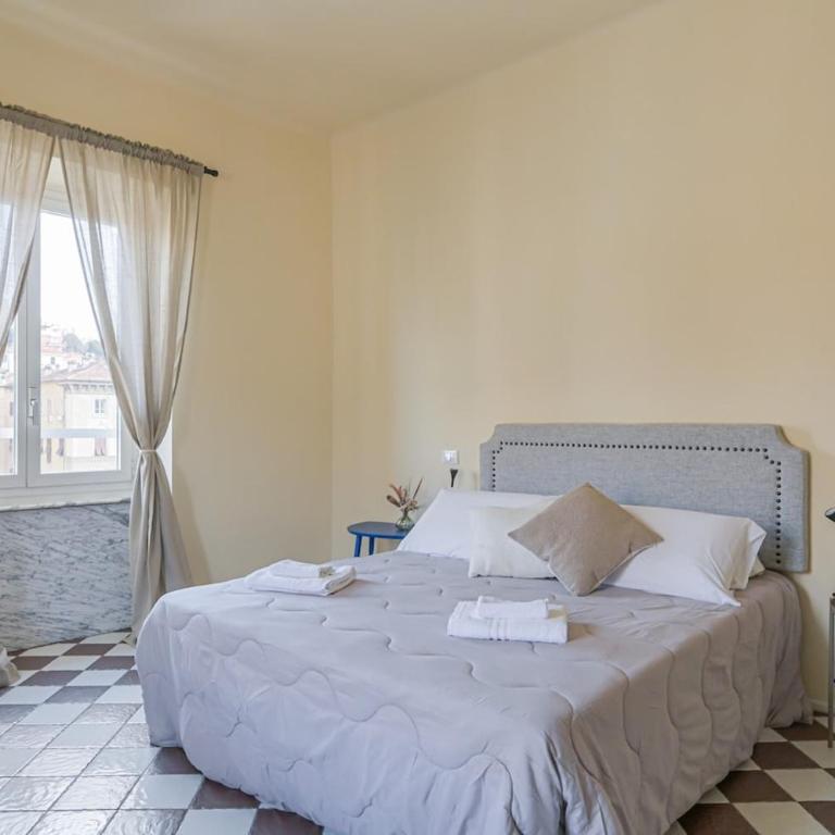 5 Guest - Walk to Train - Cinque Terre - Center - One-Bedroom Apartment with City View - 1