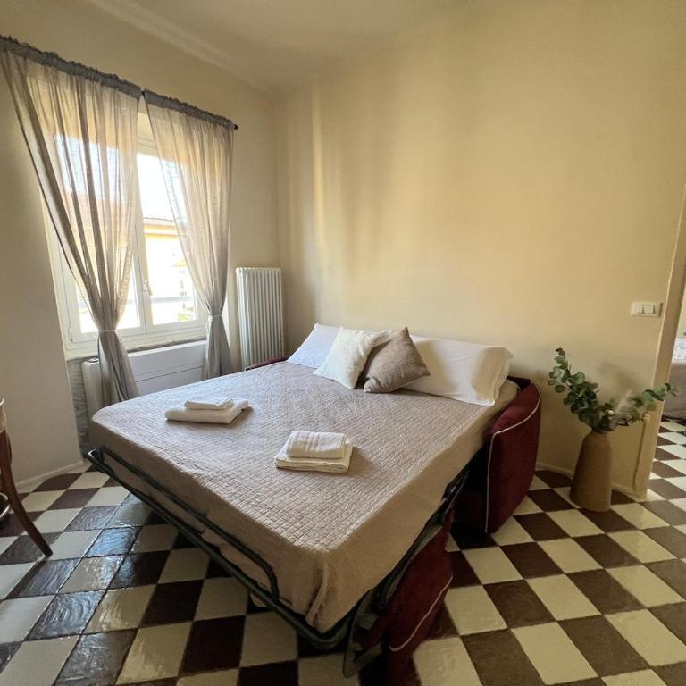 5 Guest - Walk to Train - Cinque Terre - Center - One-Bedroom Apartment with City View - 4