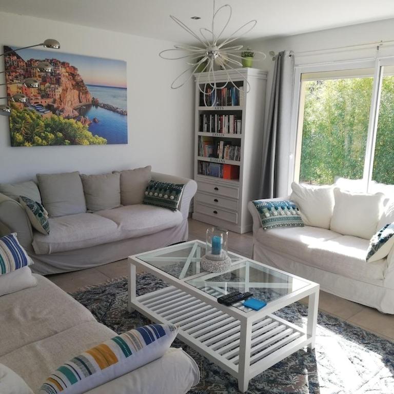 Villa tout confort, superbe vue dégagée, piscine chauffée, raccdt fibre - Maison 4 Chambres - 23