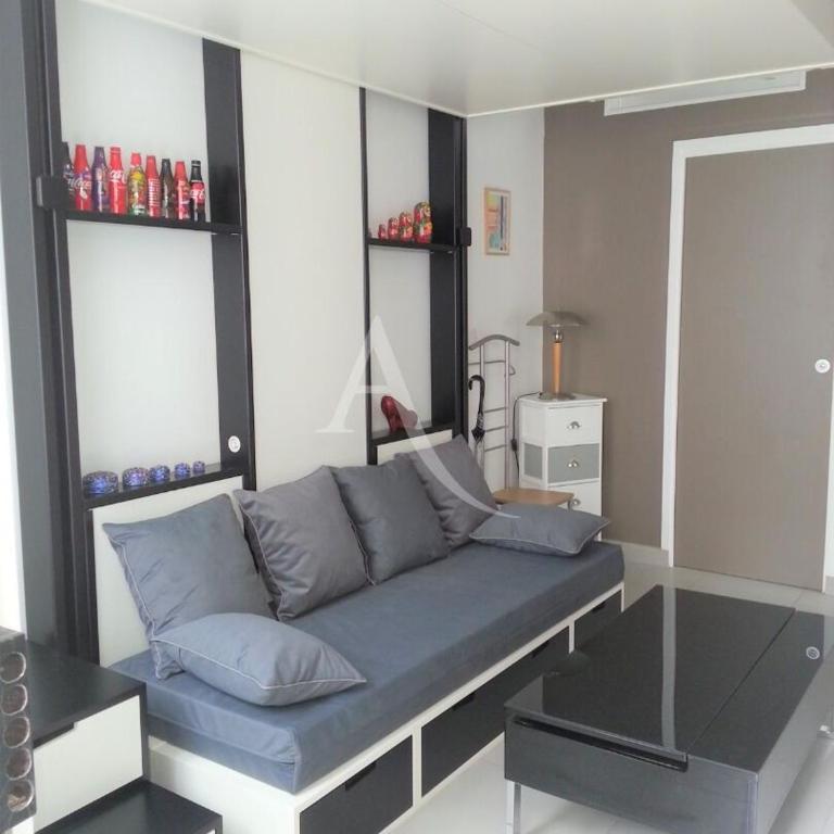 Studio Apartment Small renovated house in Paris - Appartement 1 Chambre - 1