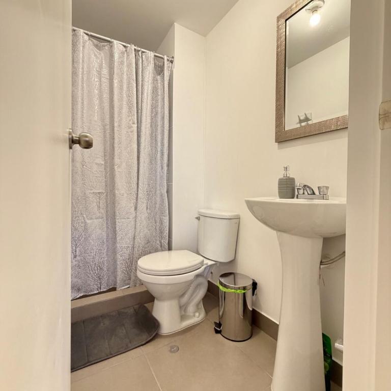Moderno depa en Miraflores AQP Seguridad 24hr - Three-Bedroom Standard Apartment - 3