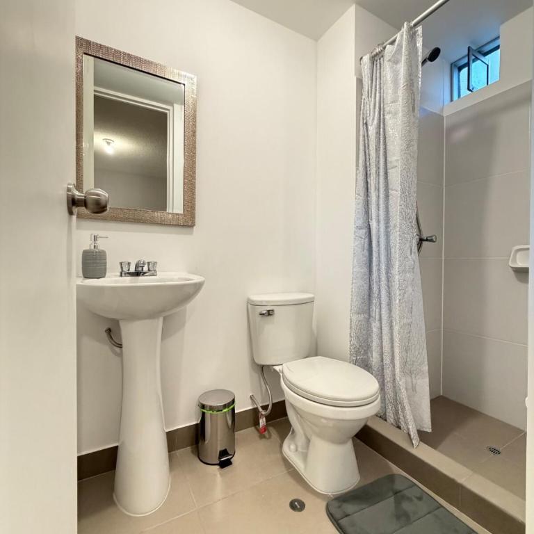 Moderno depa en Miraflores AQP Seguridad 24hr - Three-Bedroom Standard Apartment - 10