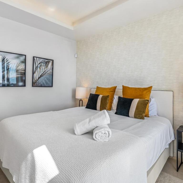 VACATION MARBELLA I Villa Fleur, Rooftop Hot Tub, Heated Pool, Sauna, Cine, GYM, Sea View, Close to The Beach - Villa - 39