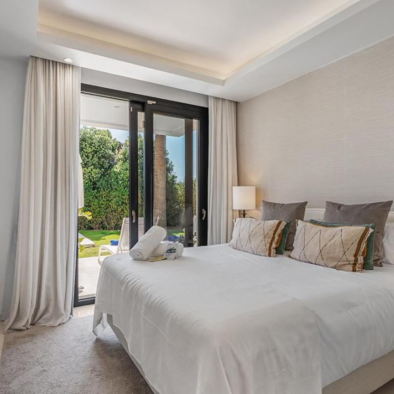 VACATION MARBELLA I Villa Fleur, Rooftop Hot Tub, Heated Pool, Sauna, Cine, GYM, Sea View, Close to The Beach - Villa - 48