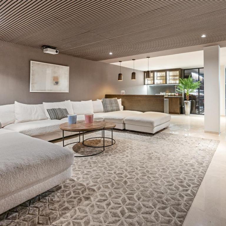 VACATION MARBELLA I Villa Fleur, Rooftop Hot Tub, Heated Pool, Sauna, Cine, GYM, Sea View, Close to The Beach - Villa - 50