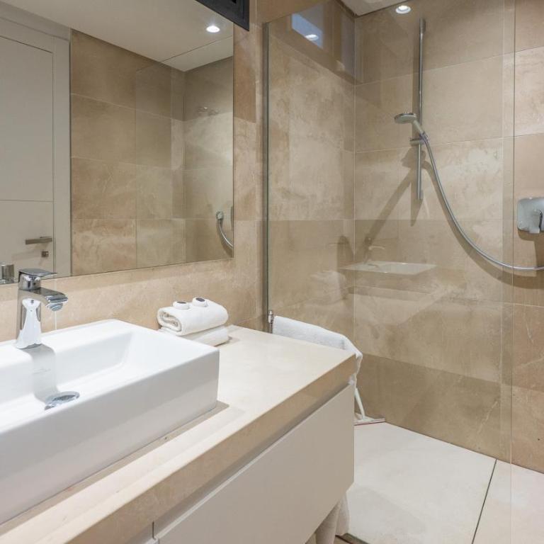 VACATION MARBELLA I Villa Fleur, Rooftop Hot Tub, Heated Pool, Sauna, Cine, GYM, Sea View, Close to The Beach - Villa - 53