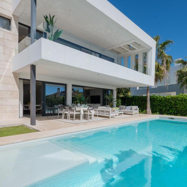 VACATION MARBELLA I Villa Fleur, Rooftop Hot Tub, Heated Pool, Sauna, Cine, GYM, Sea View, Close to The Beach - Villa - 56