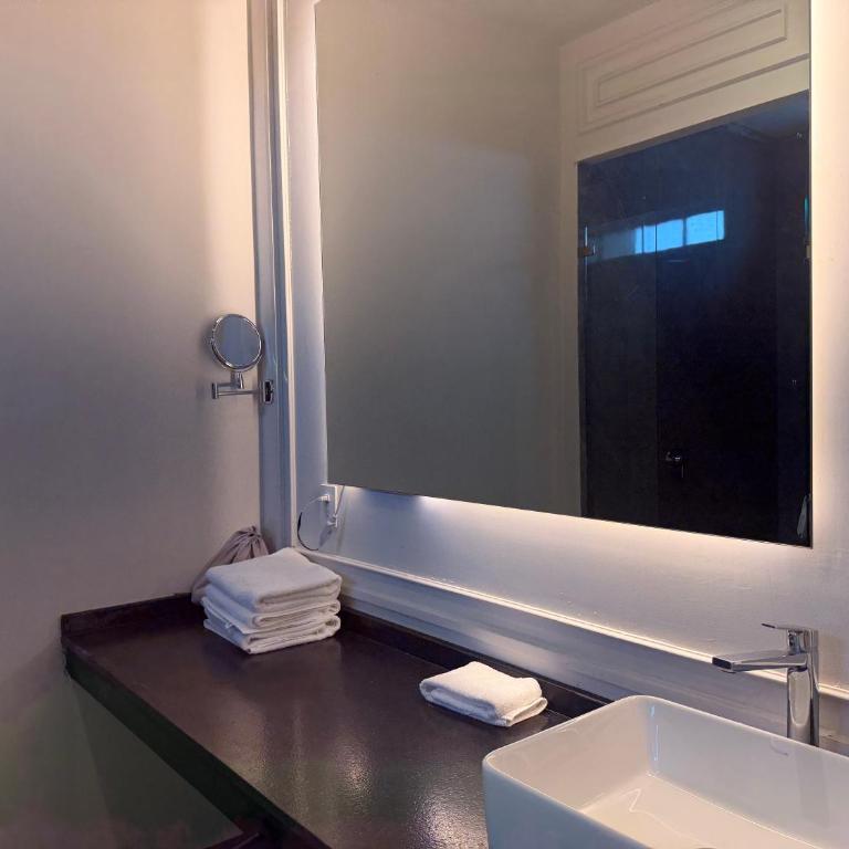 Vista Catedral Guadalajara - Self Check in - Habitación Cuádruple con baño privado - 12