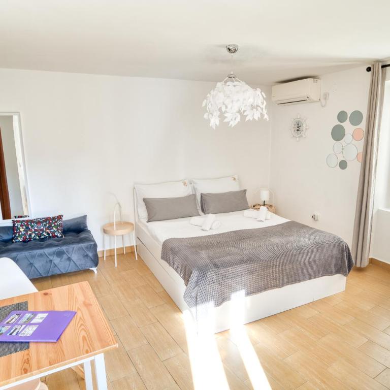Lana & Ena Apartments - One-Bedroom Apartment - 19