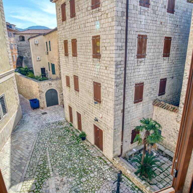 Lana & Ena Apartments - One-Bedroom Apartment - 4