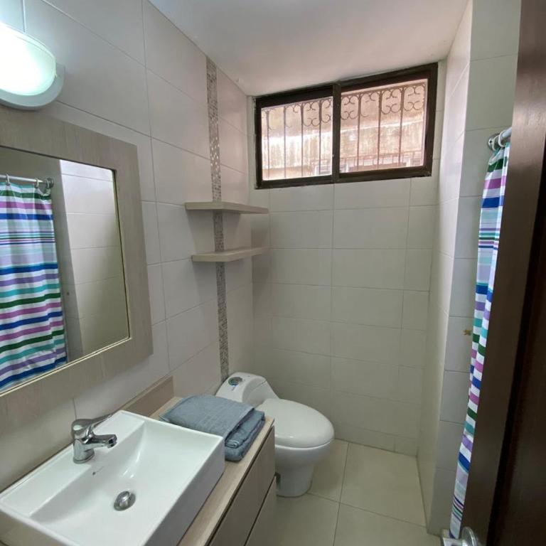 Amplio departamento frente al mar CHIPIPE SALINAS - Four-Room Apartment - 9