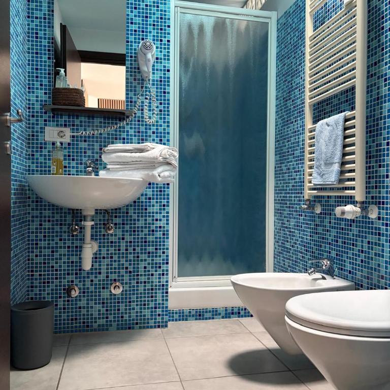 Villa Camilla Milano Easy Rooms Metro 4 - Camera Matrimoniale con Bagno Privato - 1
