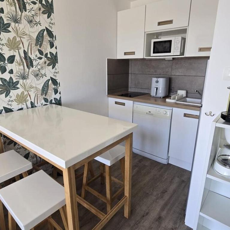 Appartement à 100m de la plage avec piscine et place de parking - Appartement 1 Chambre - 6