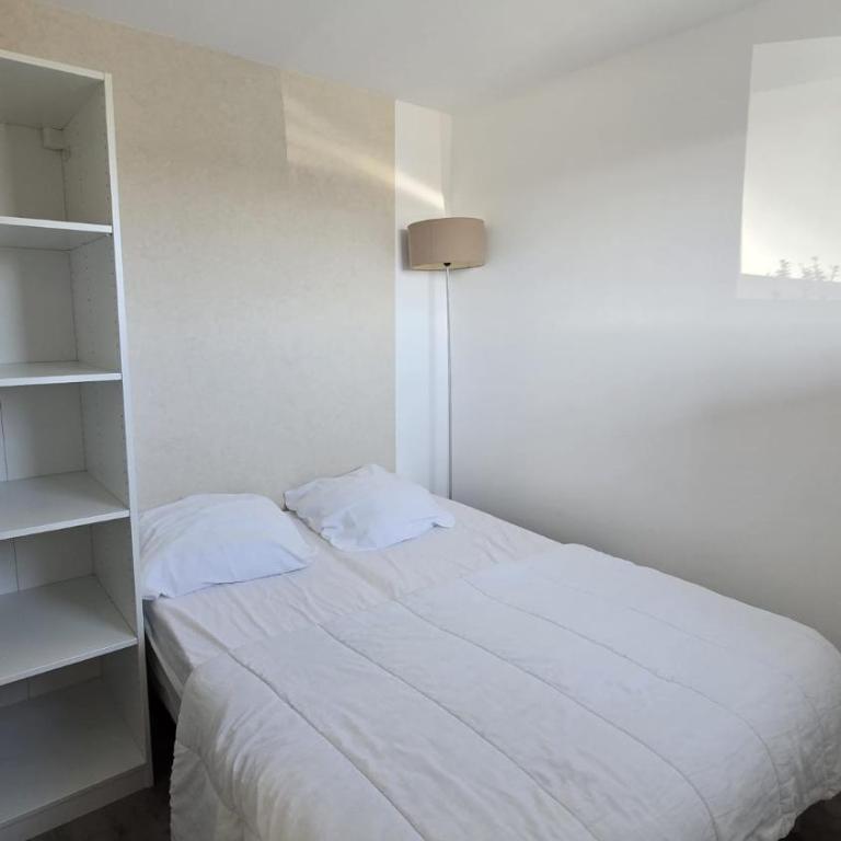 Appartement à 100m de la plage avec piscine et place de parking - Appartement 1 Chambre - 10