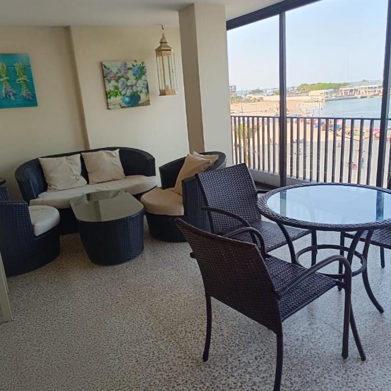 Amplio departamento frente al mar SALINAS - One-Bedroom Apartment - 2