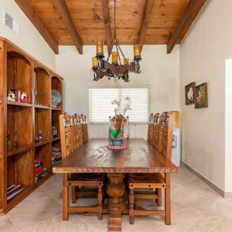 Beautiful Beachfront Home Casa de Veranos - Apartment - 16