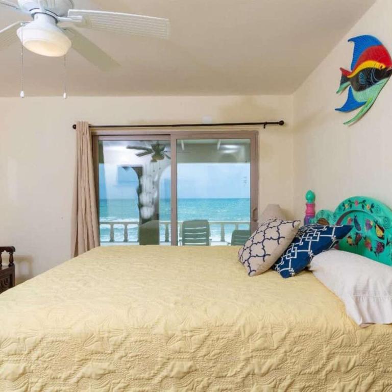 Beautiful Beachfront Home Casa de Veranos - Apartment - 20